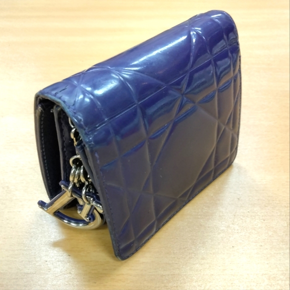 Authentic Christian Dior Lady Dior Bifold Patent Leather Wallet in Purple 💜 - Picture 6 of 16